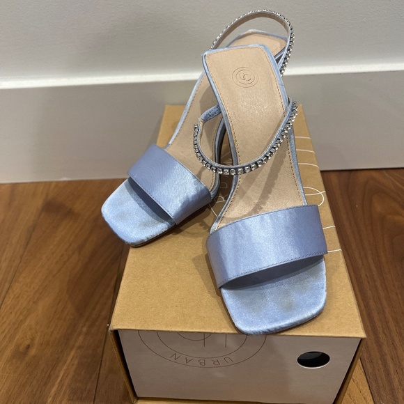 Satin blue party heels - Picture 1 of 8
